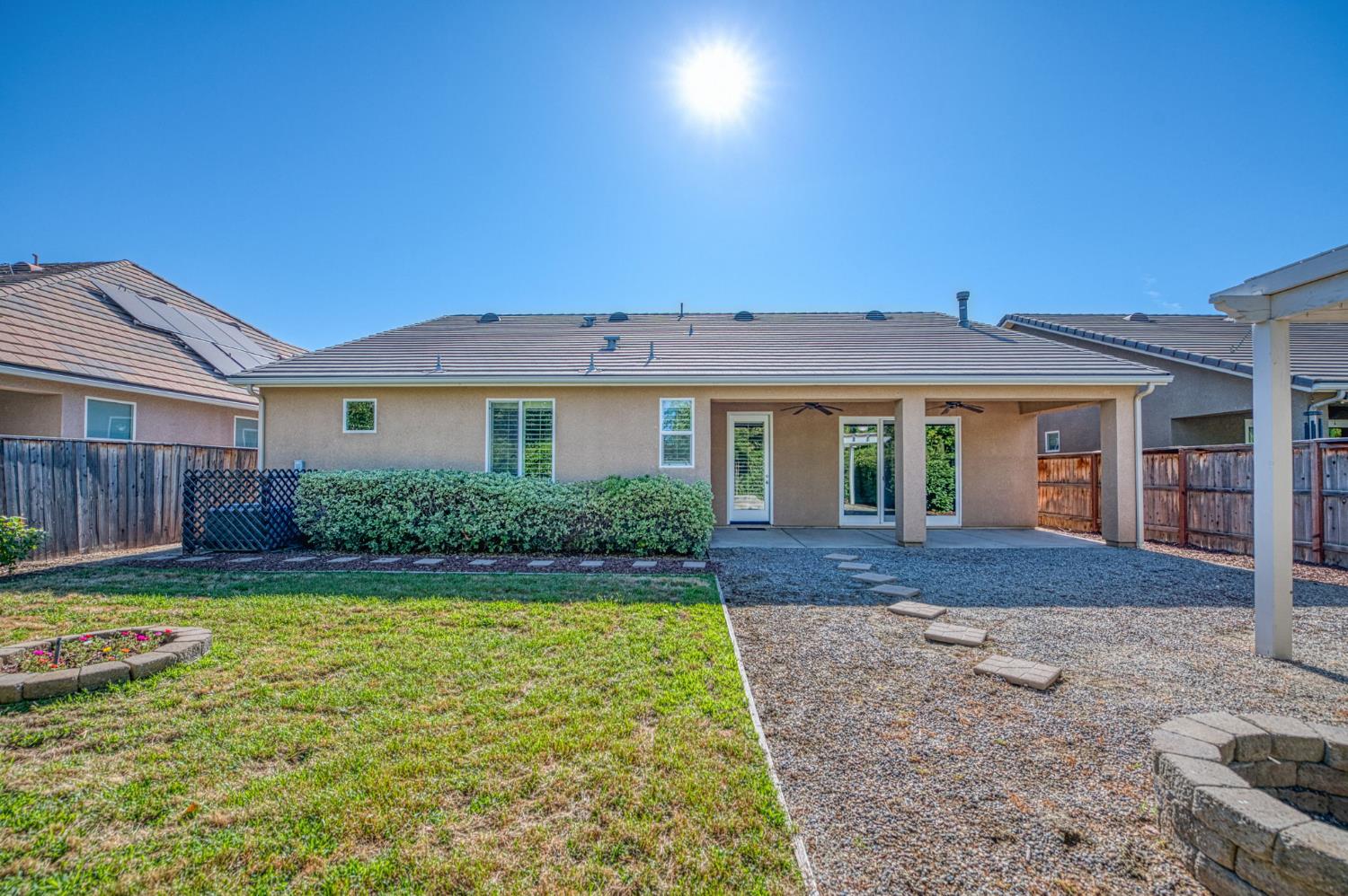 1742 N Broadbent Ln, Clovis, CA 93619