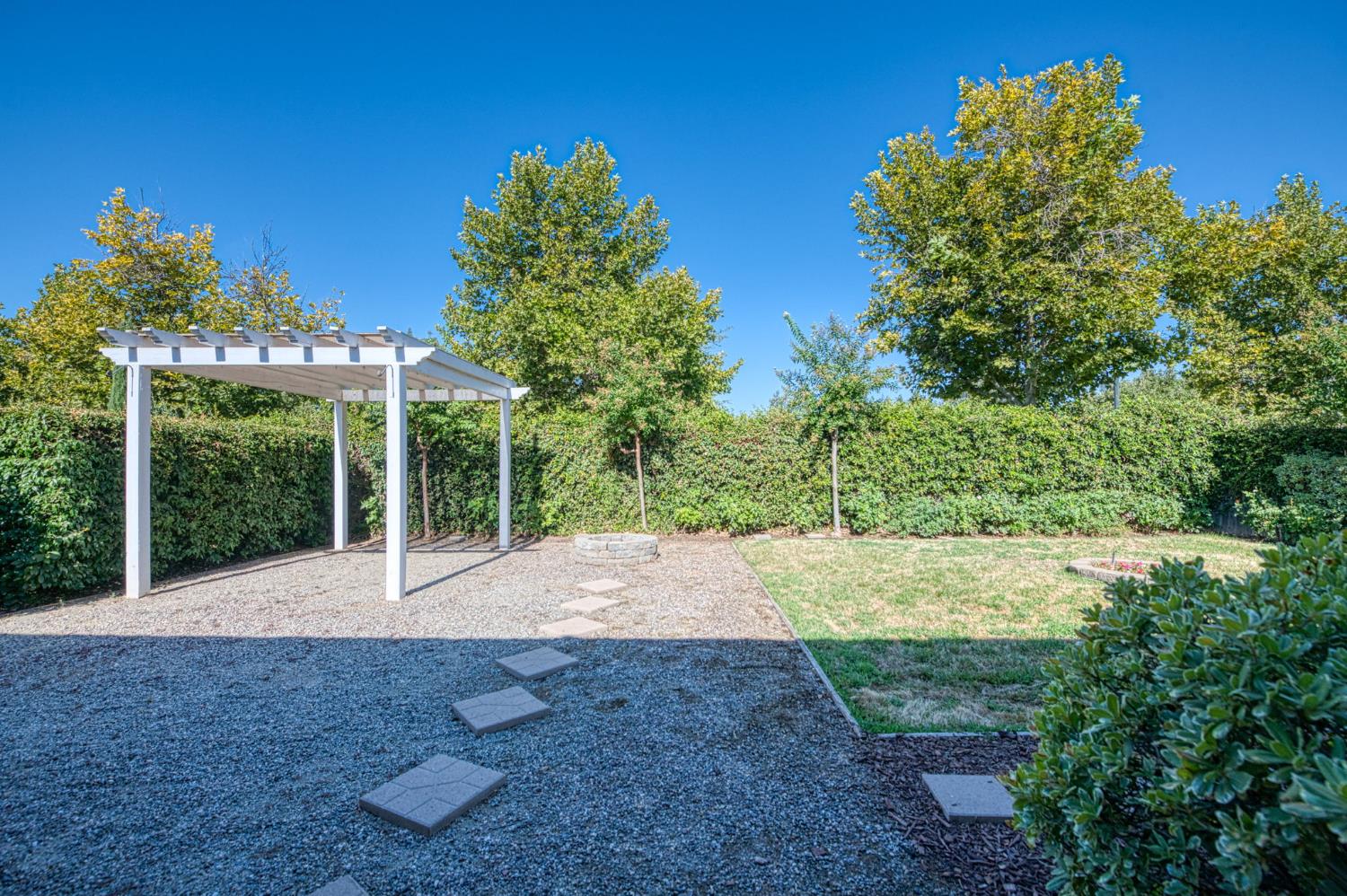 1742 N Broadbent Ln, Clovis, CA 93619