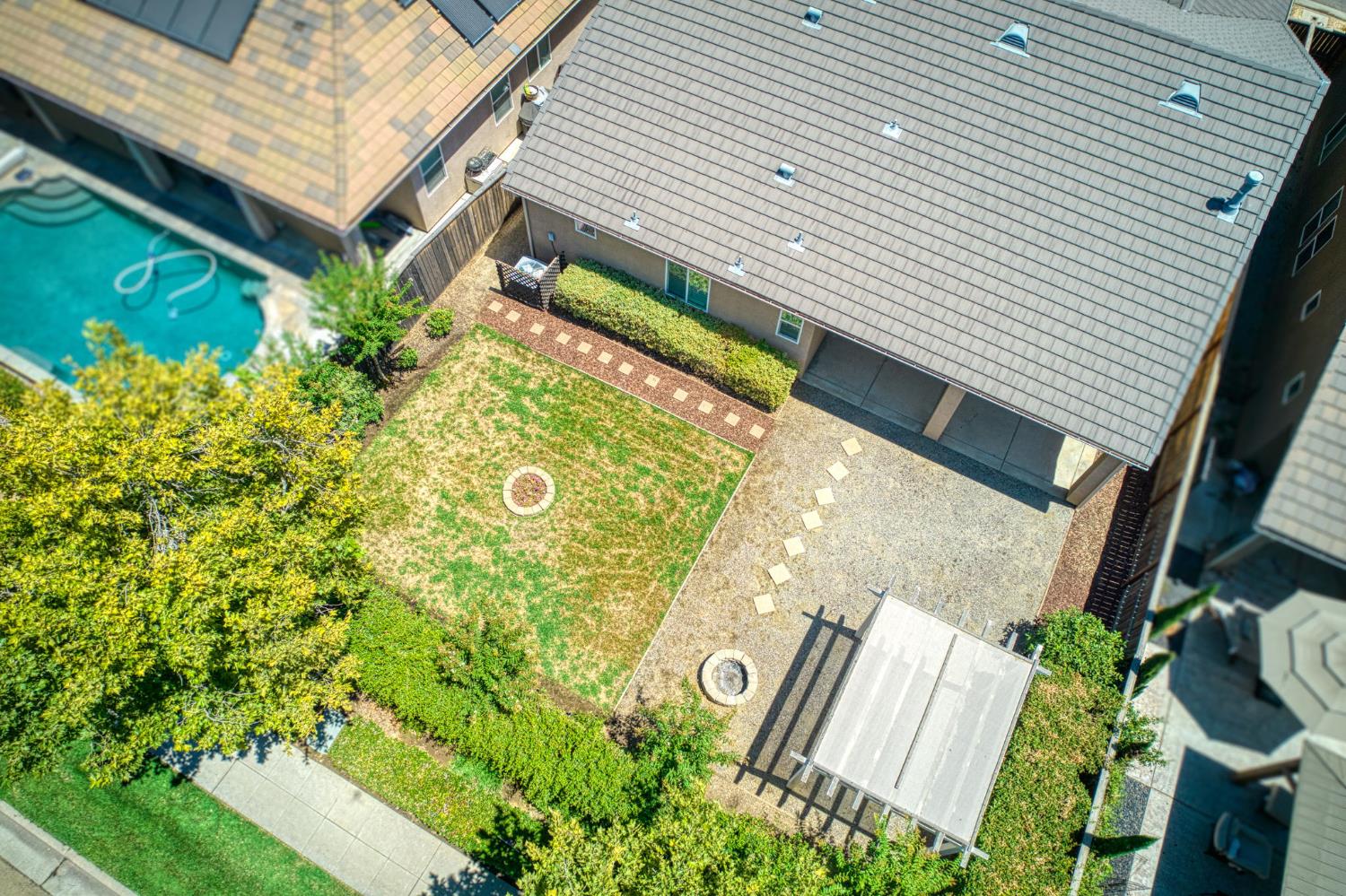 1742 N Broadbent Ln, Clovis, CA 93619