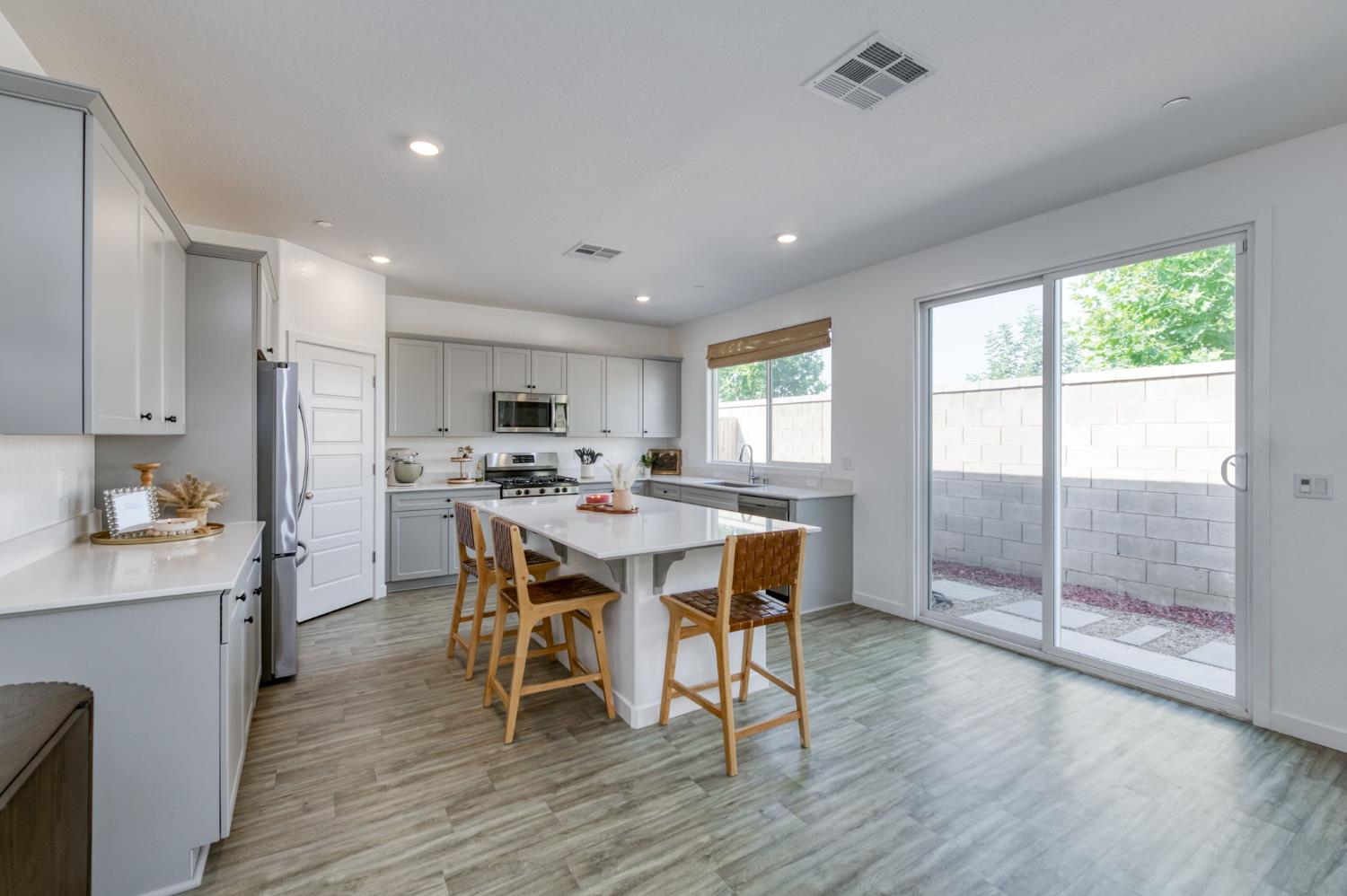 2755 Vahe Ave, Fresno, CA 93727