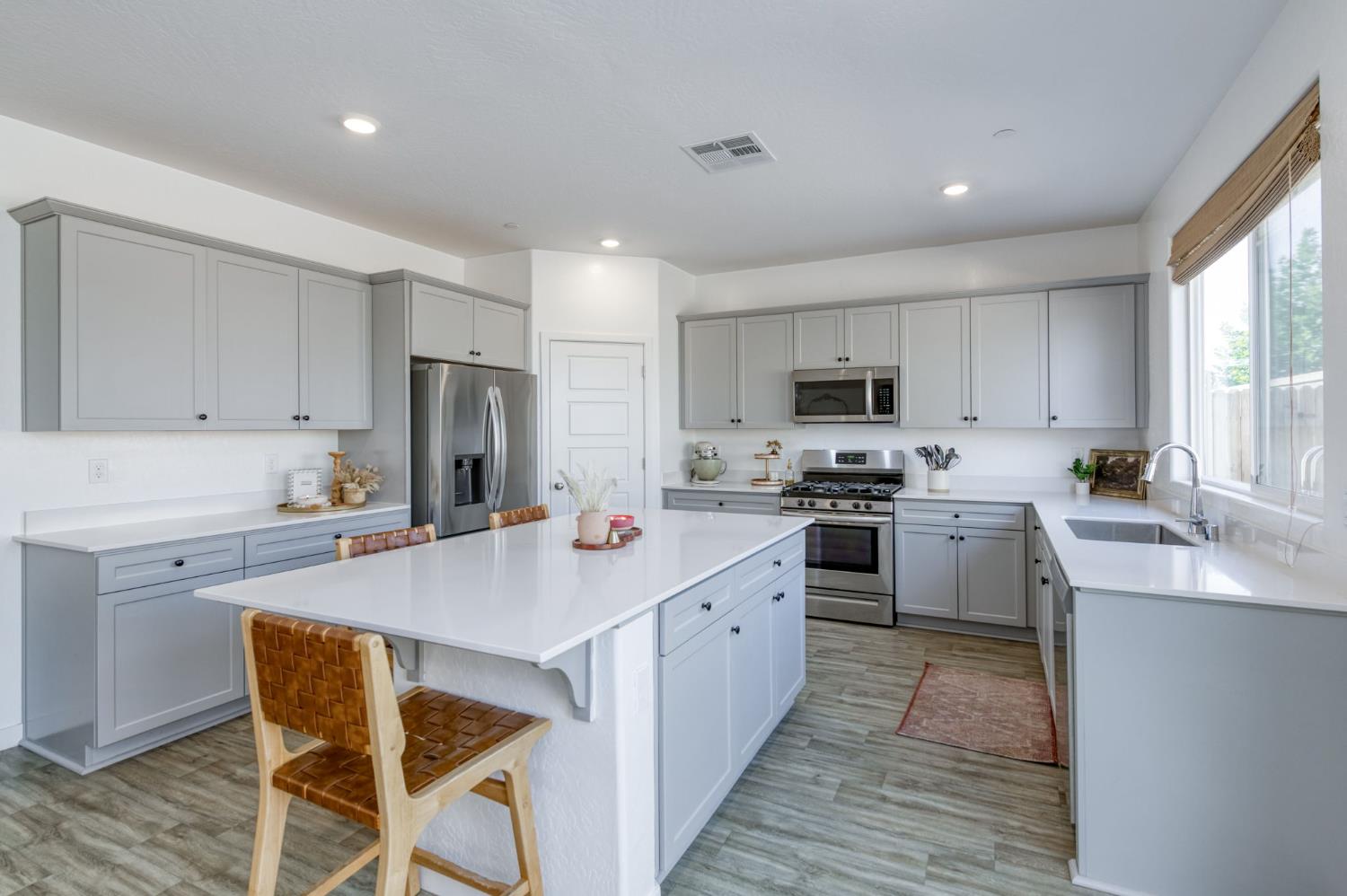 2755 Vahe Ave, Fresno, CA 93727