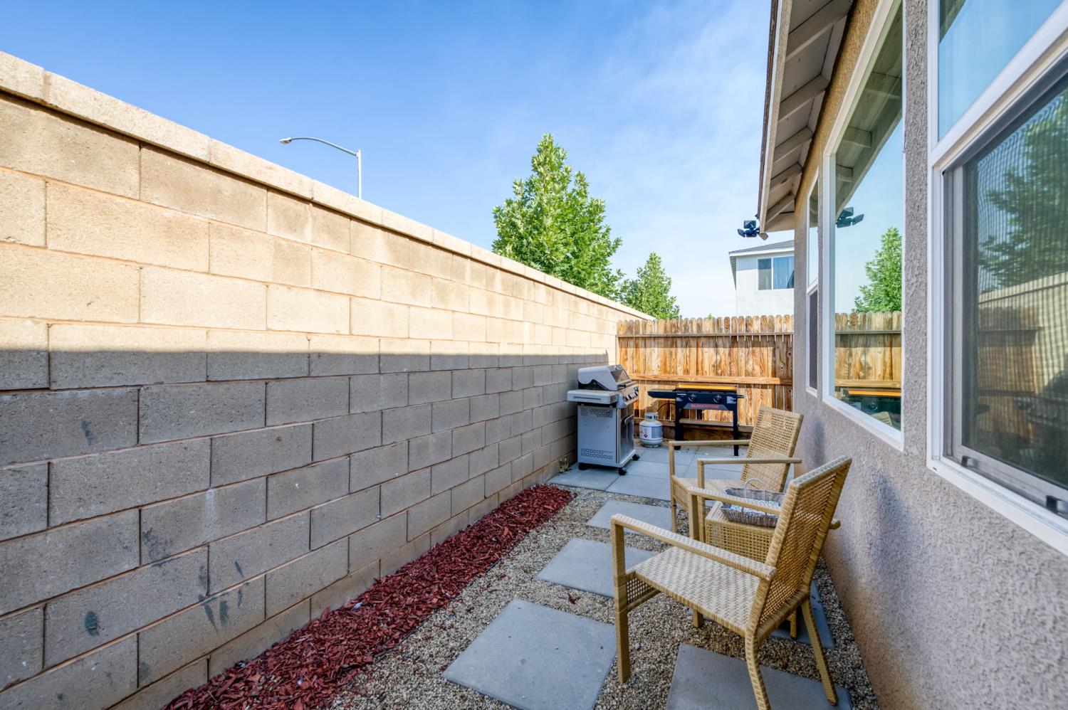 2755 Vahe Ave, Fresno, CA 93727