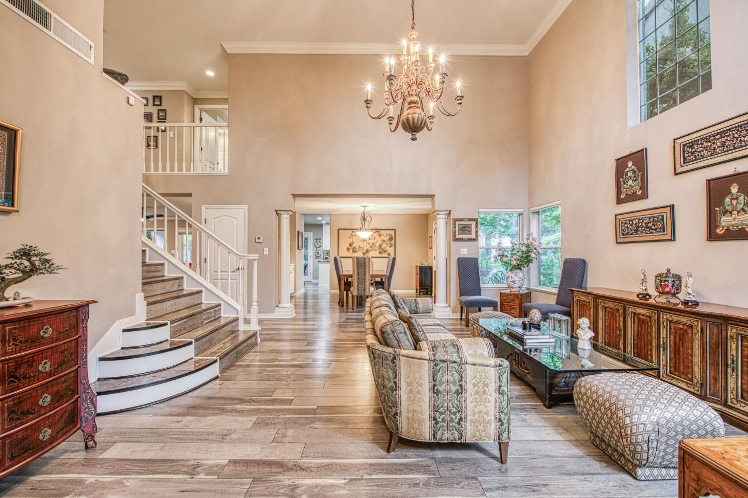 3077 W Pembrook, Fresno, CA 93711