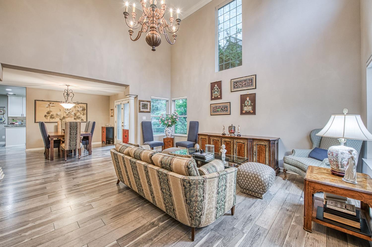 3077 W Pembrook, Fresno, CA 93711