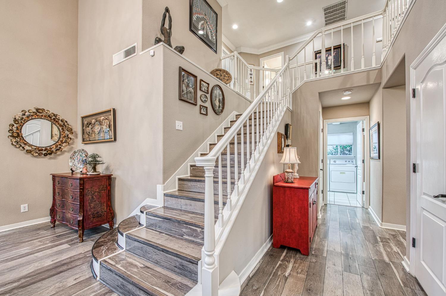 3077 W Pembrook, Fresno, CA 93711
