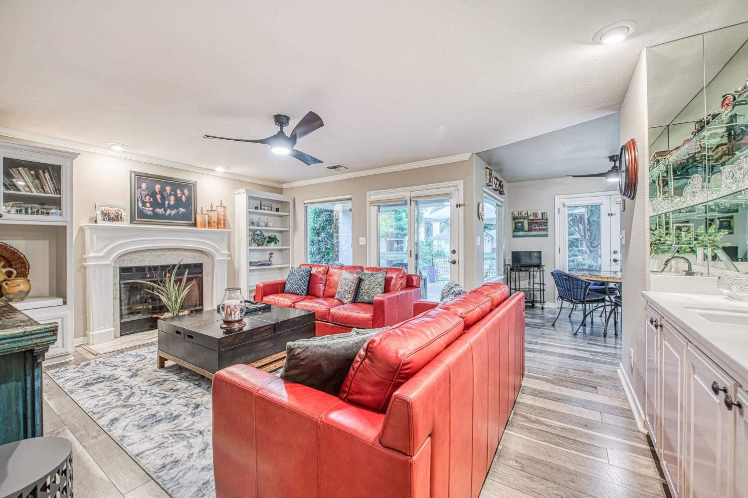 3077 W Pembrook, Fresno, CA 93711