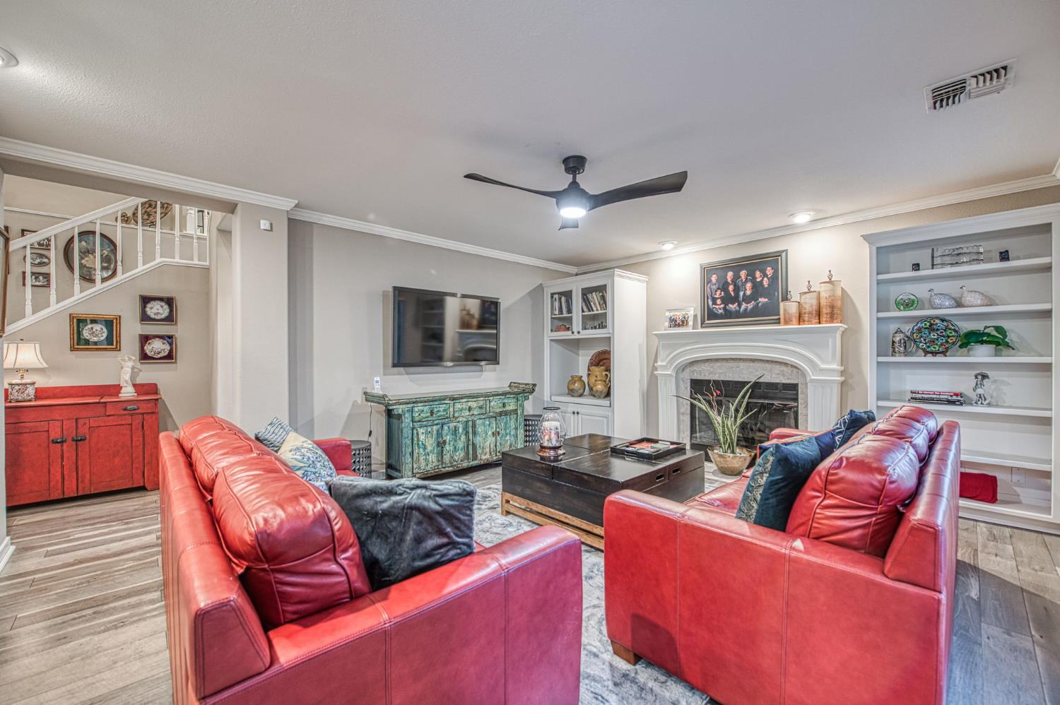 3077 W Pembrook, Fresno, CA 93711