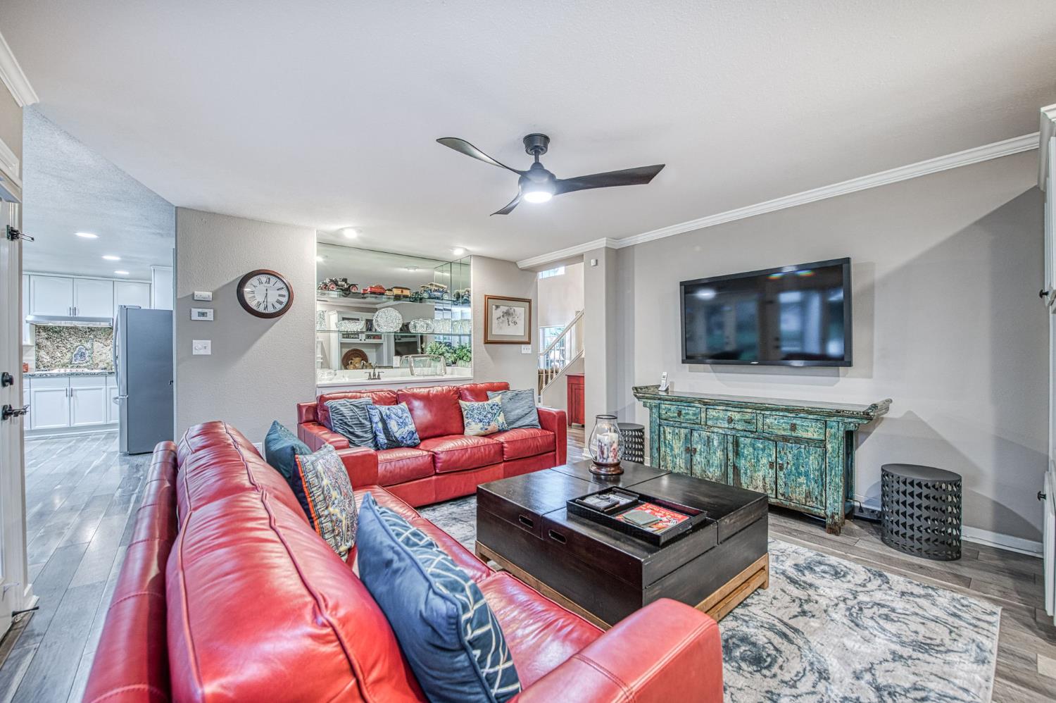 3077 W Pembrook, Fresno, CA 93711