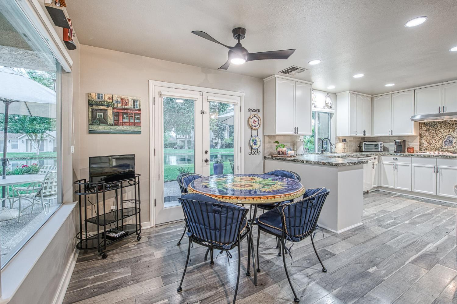 3077 W Pembrook, Fresno, CA 93711