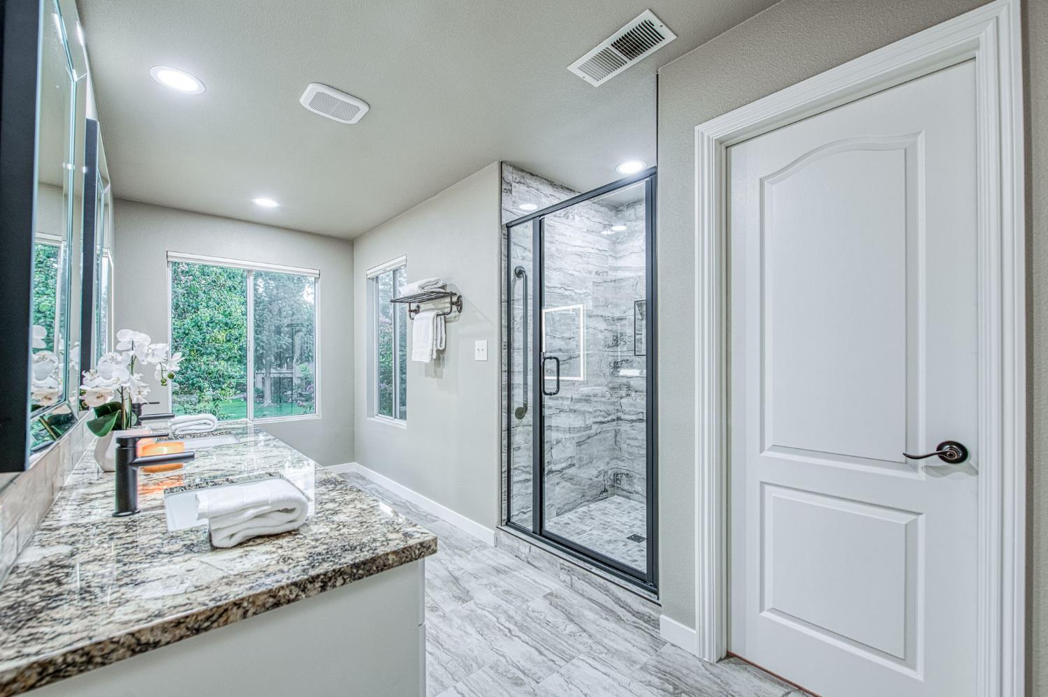 3077 W Pembrook, Fresno, CA 93711