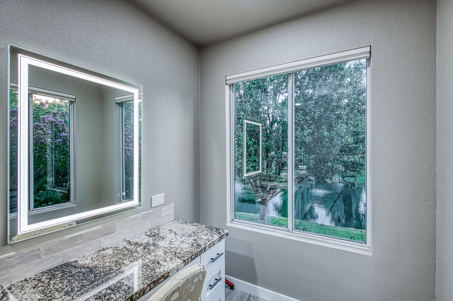 3077 W Pembrook, Fresno, CA 93711