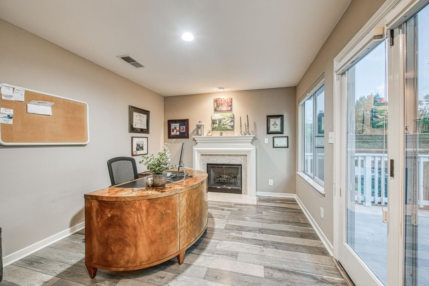 3077 W Pembrook, Fresno, CA 93711