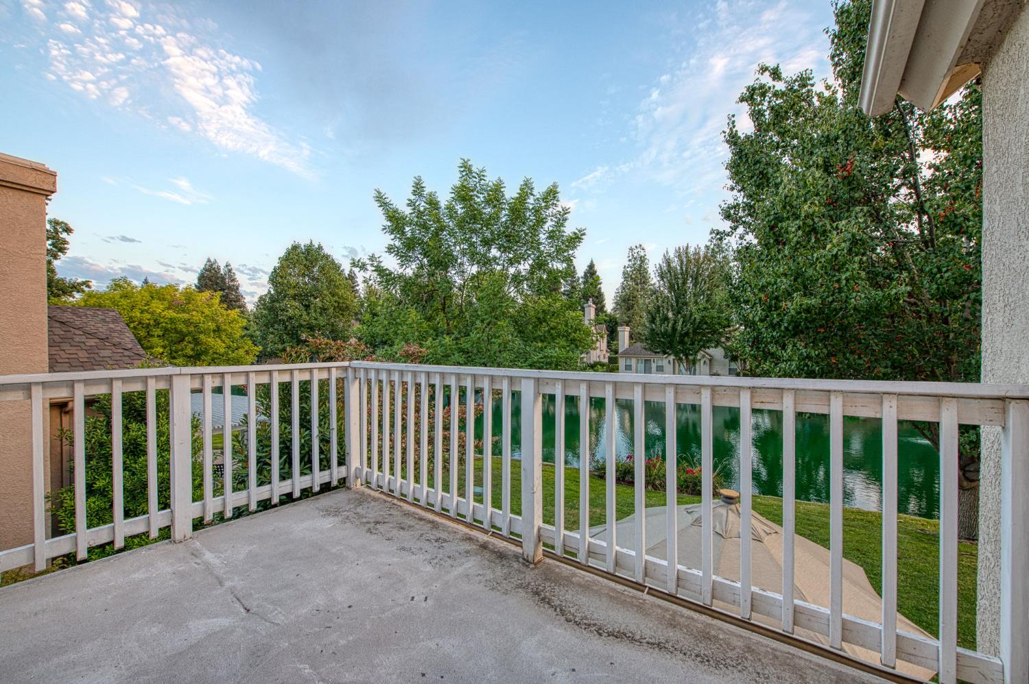 3077 W Pembrook, Fresno, CA 93711