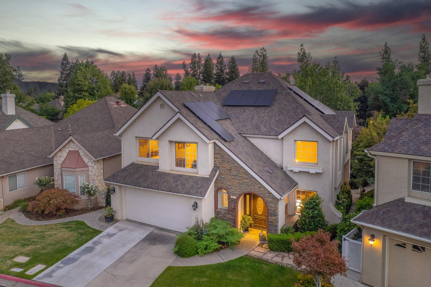 3077 W Pembrook, Fresno, CA 93711