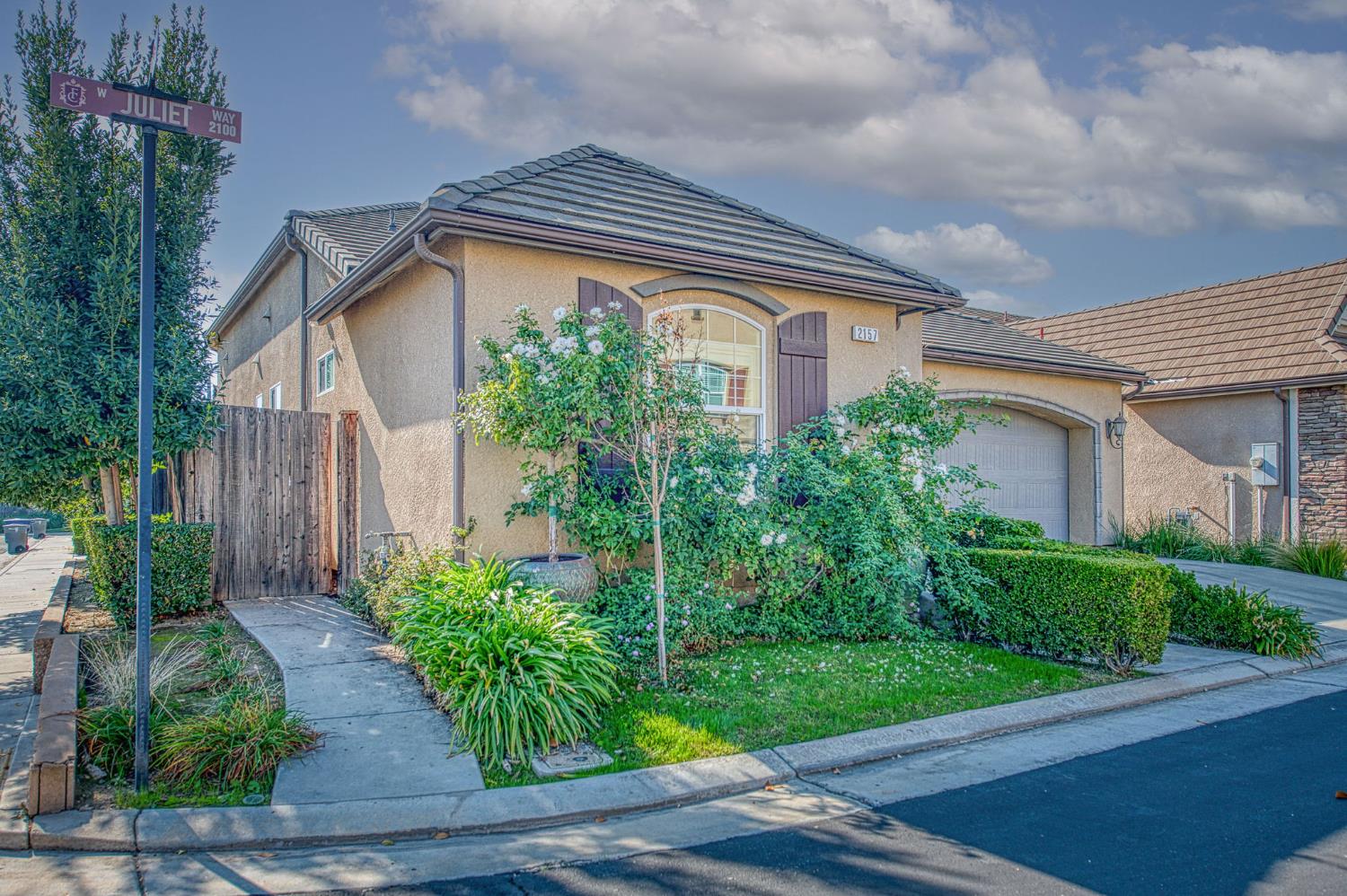 2157 W Juliet Way, Fresno, CA 93711
