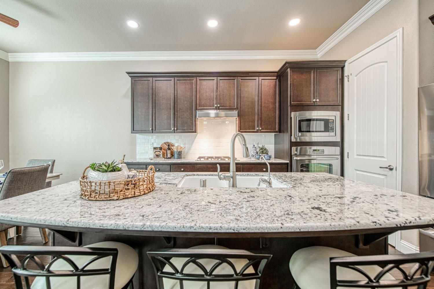 2157 W Juliet Way, Fresno, CA 93711