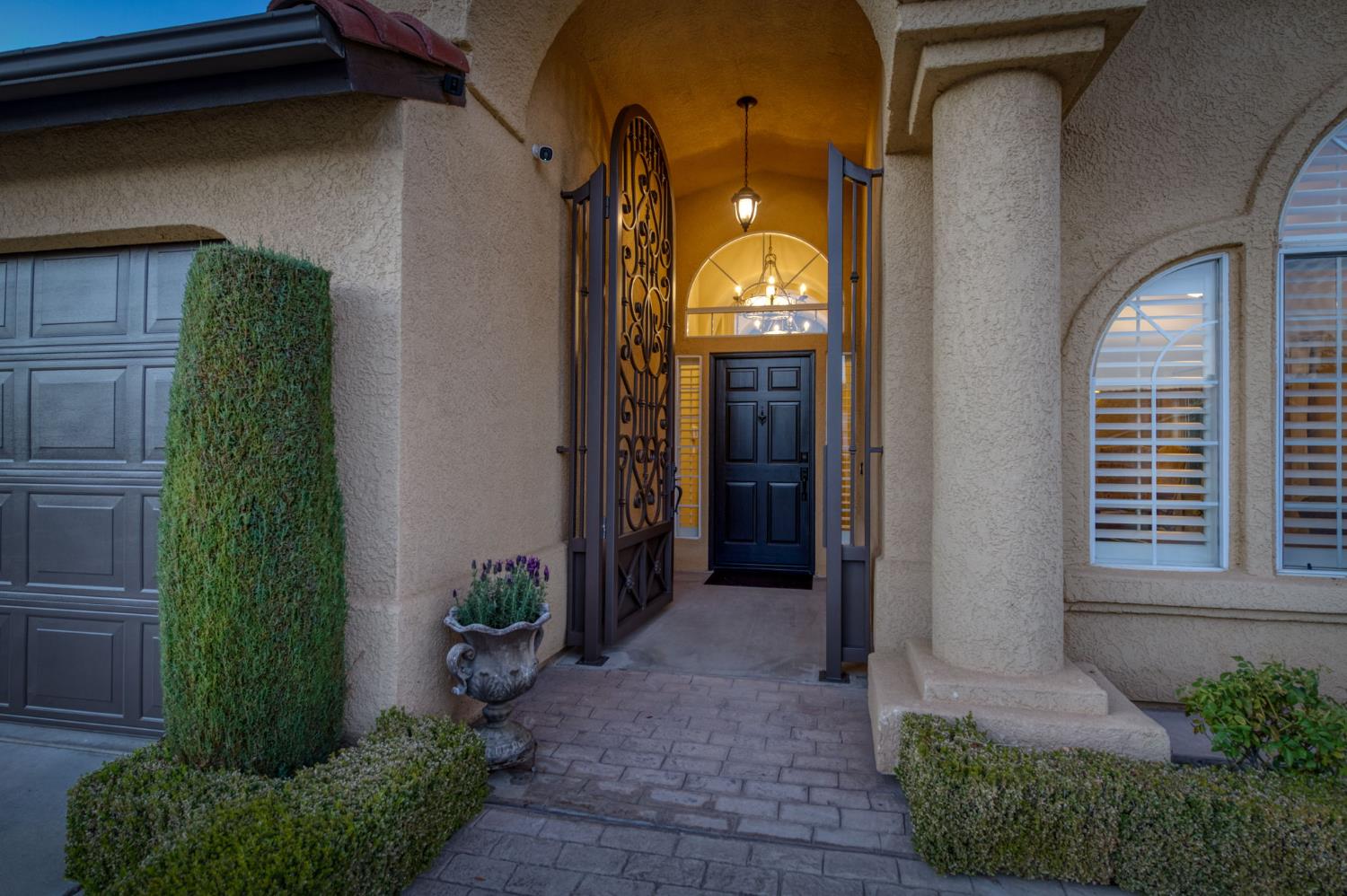 2176 E Niles Ave, Fresno, CA 93720