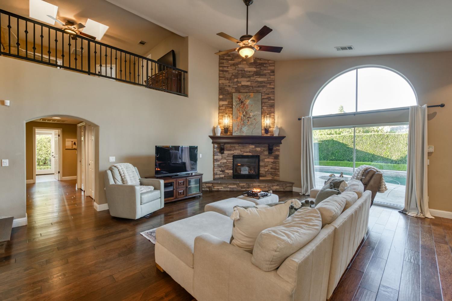 2176 E Niles Ave, Fresno, CA 93720