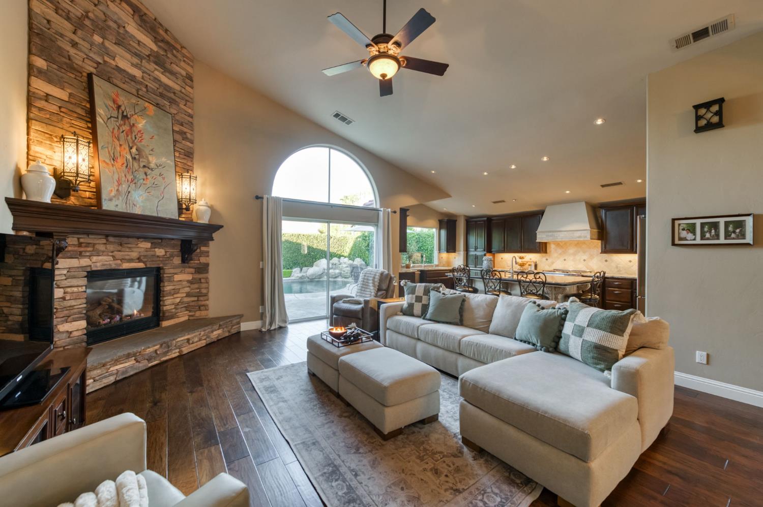 2176 E Niles Ave, Fresno, CA 93720