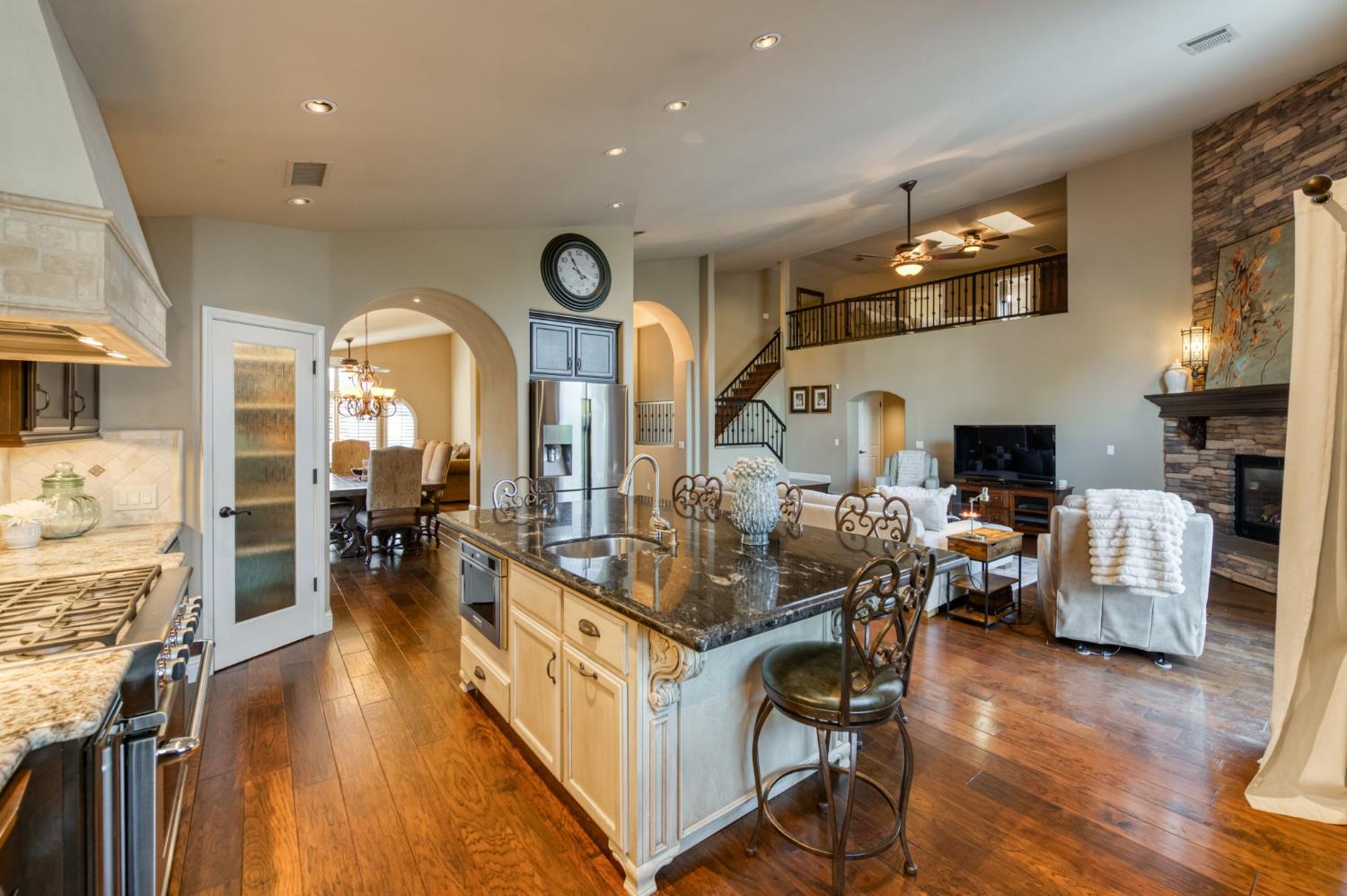 2176 E Niles Ave, Fresno, CA 93720