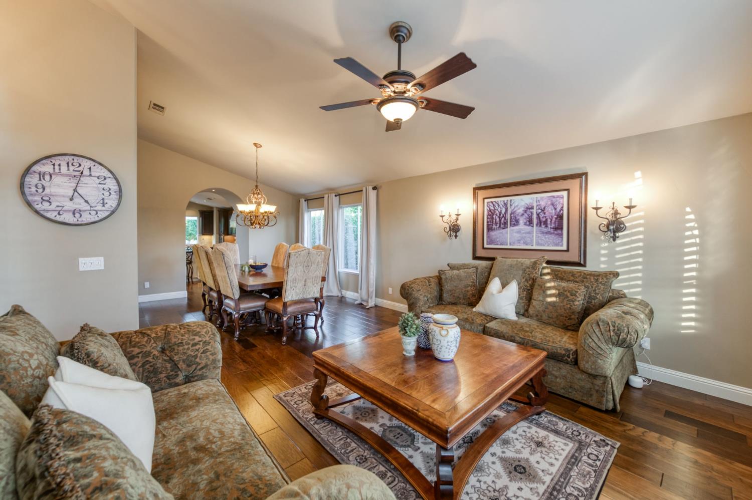 2176 E Niles Ave, Fresno, CA 93720