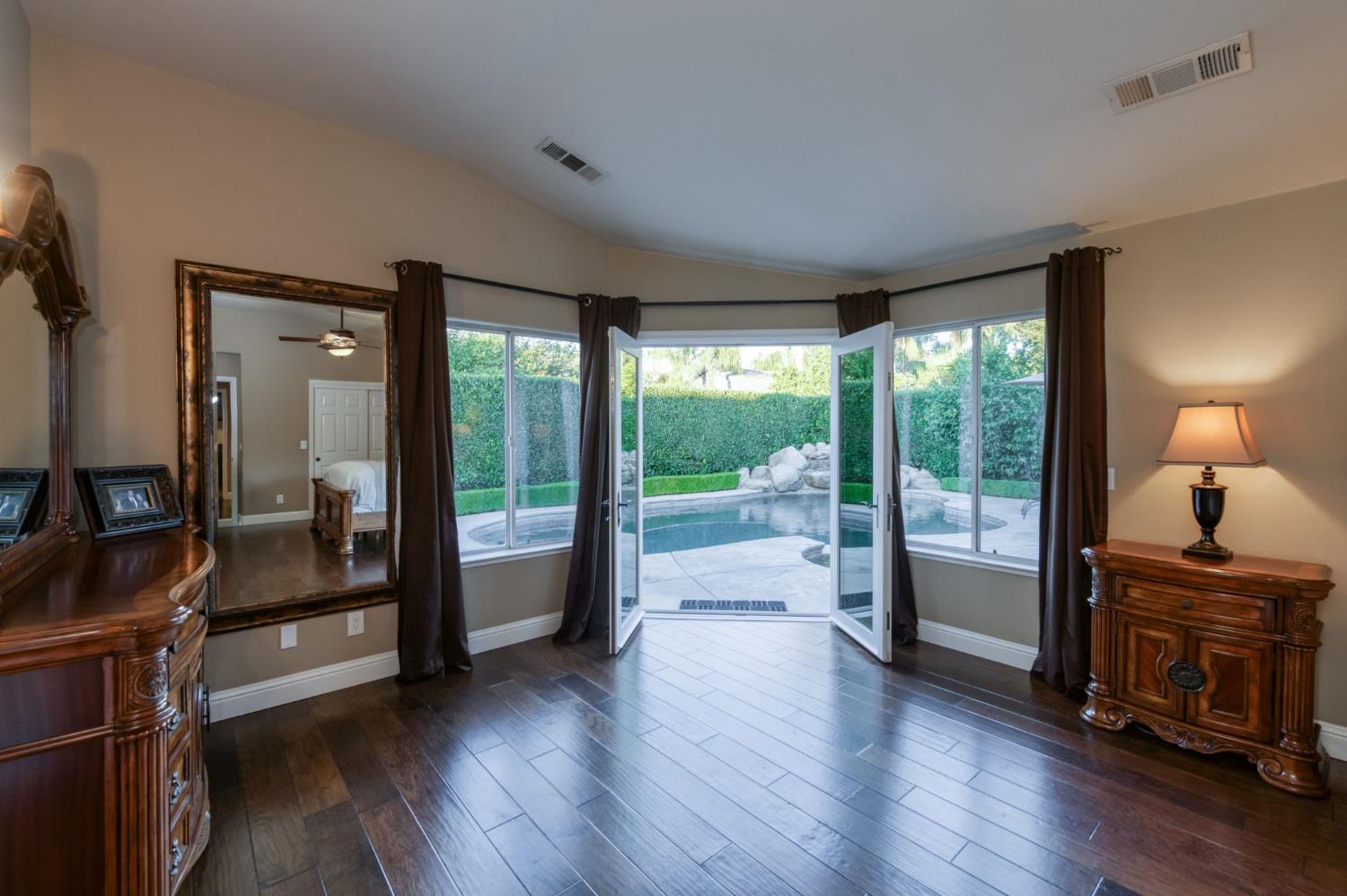 2176 E Niles Ave, Fresno, CA 93720