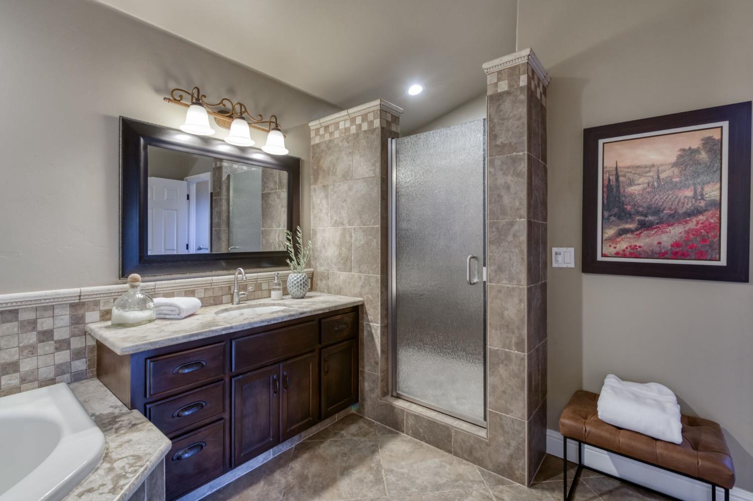 2176 E Niles Ave, Fresno, CA 93720