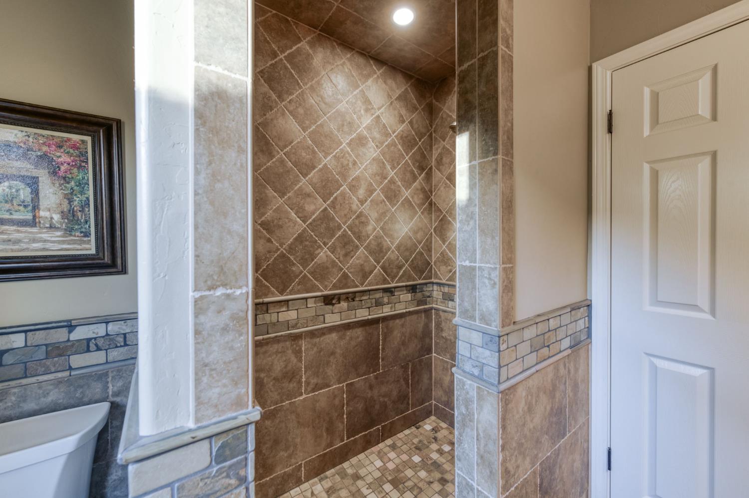 2176 E Niles Ave, Fresno, CA 93720