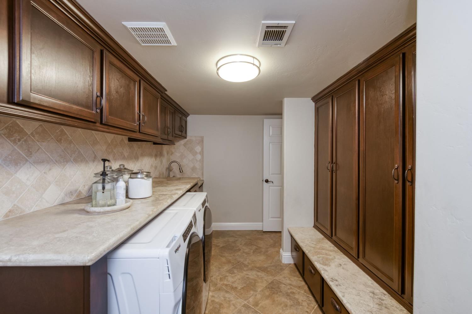 2176 E Niles Ave, Fresno, CA 93720