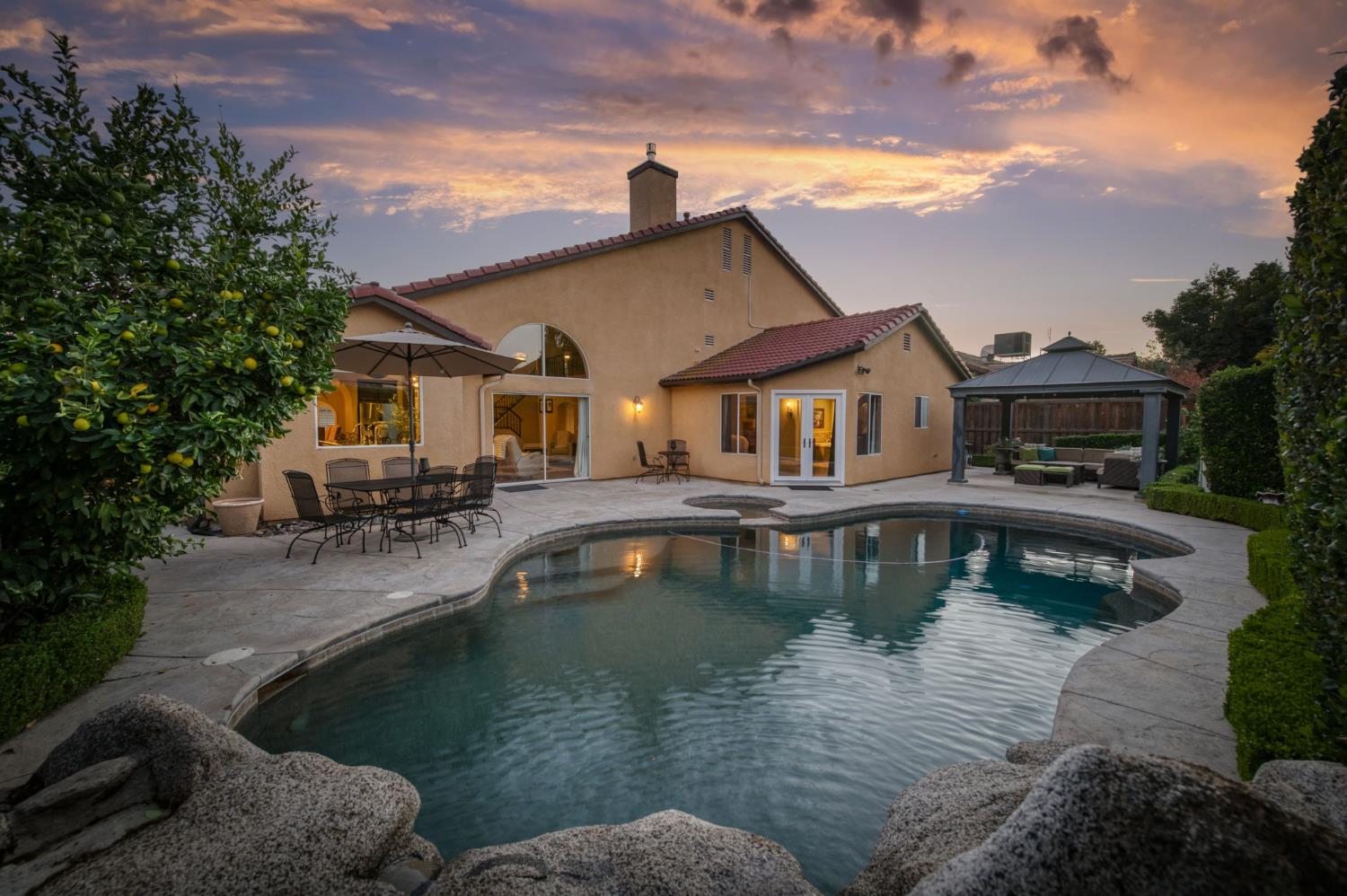 2176 E Niles Ave, Fresno, CA 93720