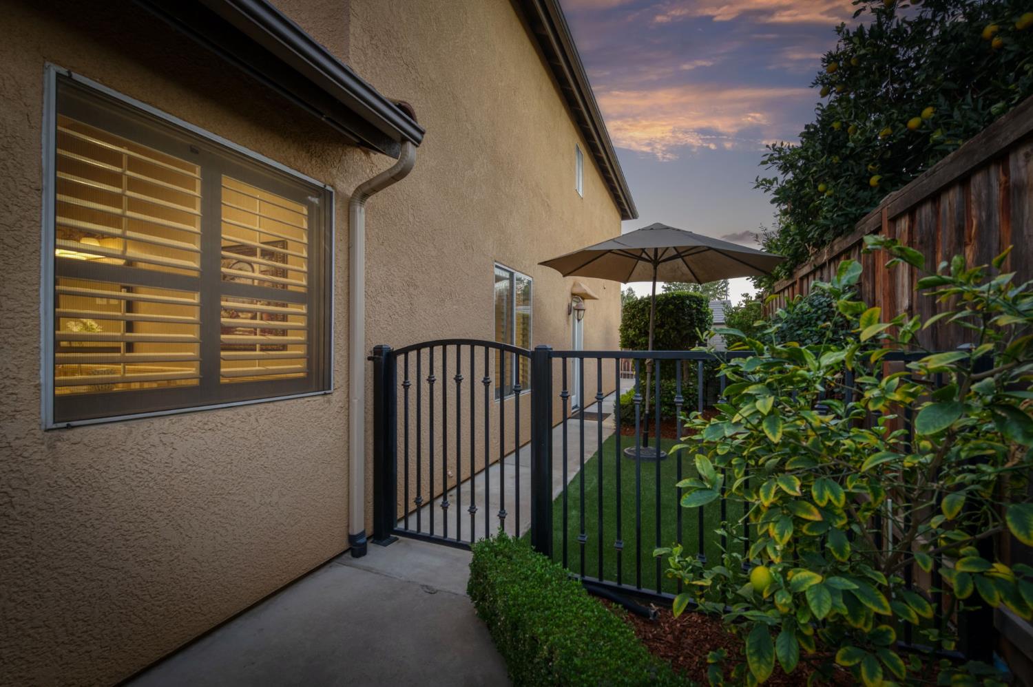 2176 E Niles Ave, Fresno, CA 93720