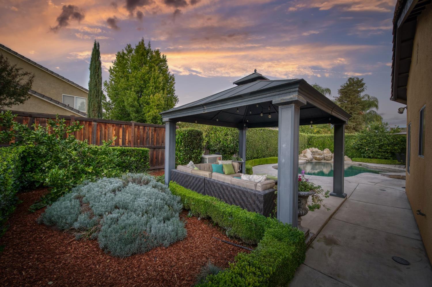 2176 E Niles Ave, Fresno, CA 93720