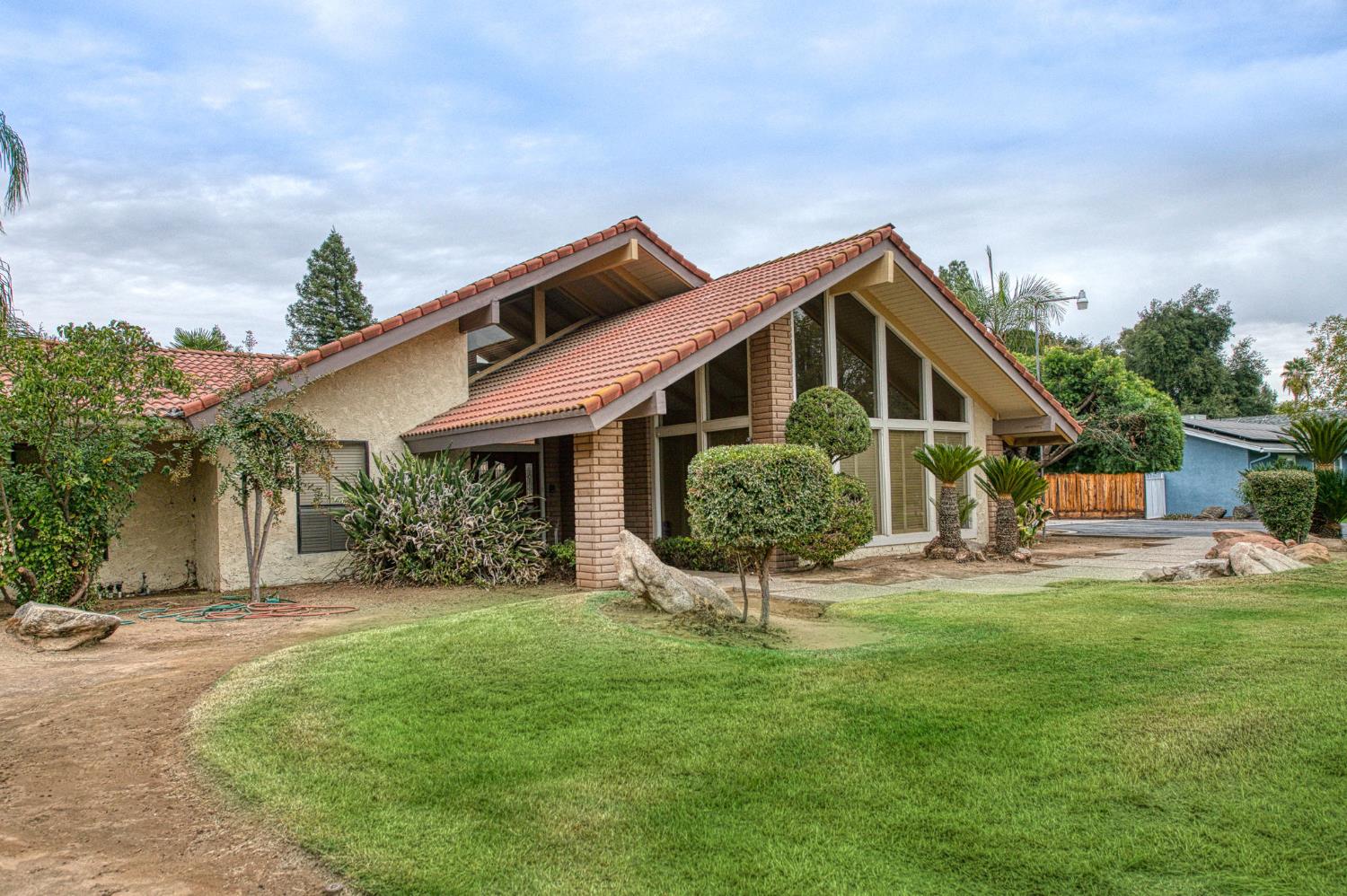 5453 E Butler Ave, Fresno, CA 93727