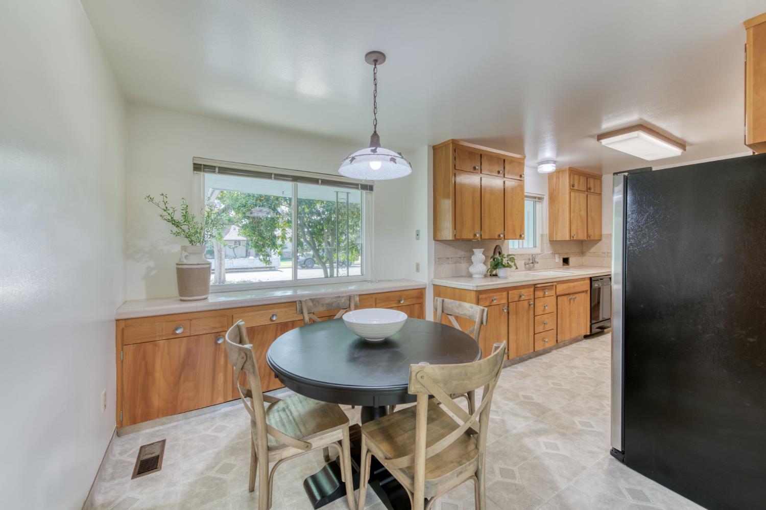 534 W Pico Ave, Fresno, CA 93705