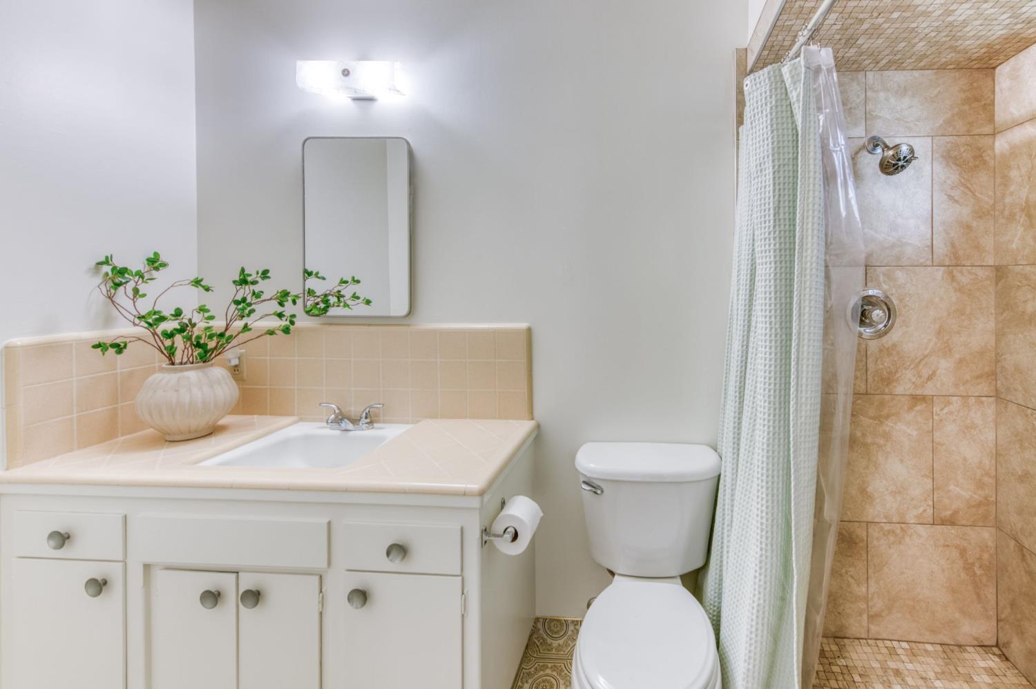 534 W Pico Ave, Fresno, CA 93705