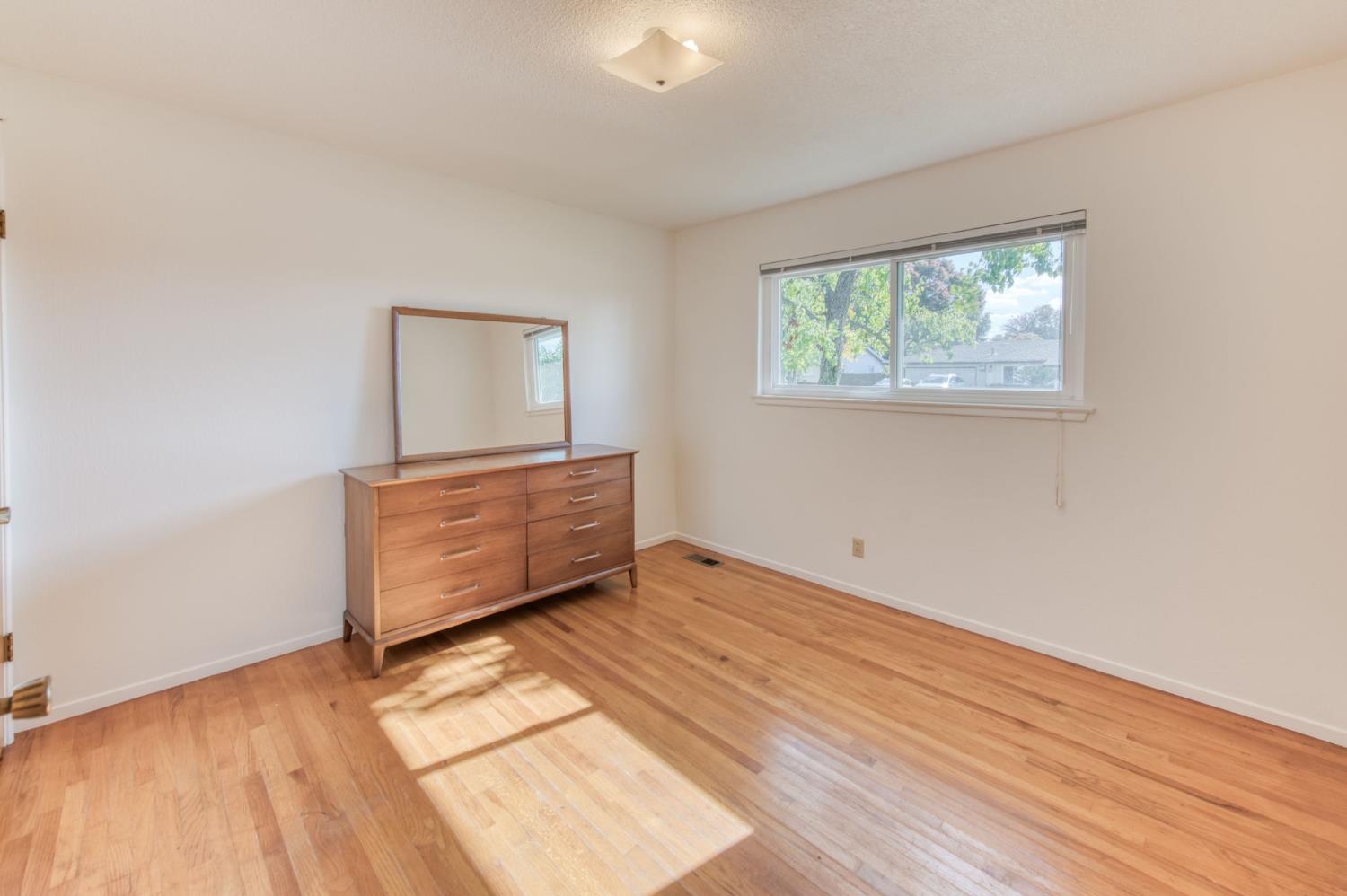 534 W Pico Ave, Fresno, CA 93705