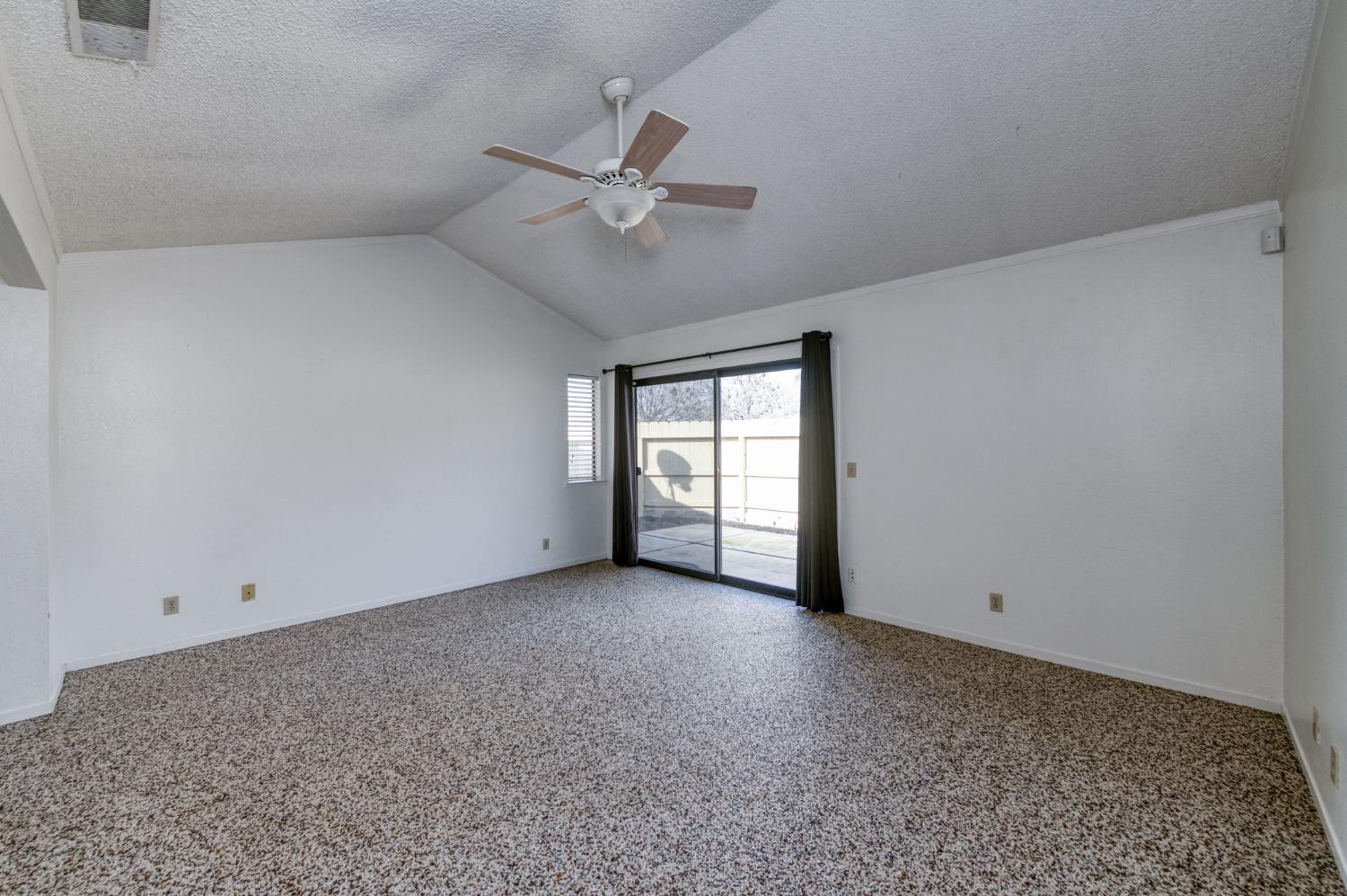 4875 N Backer Ave #138, Fresno, CA 93726