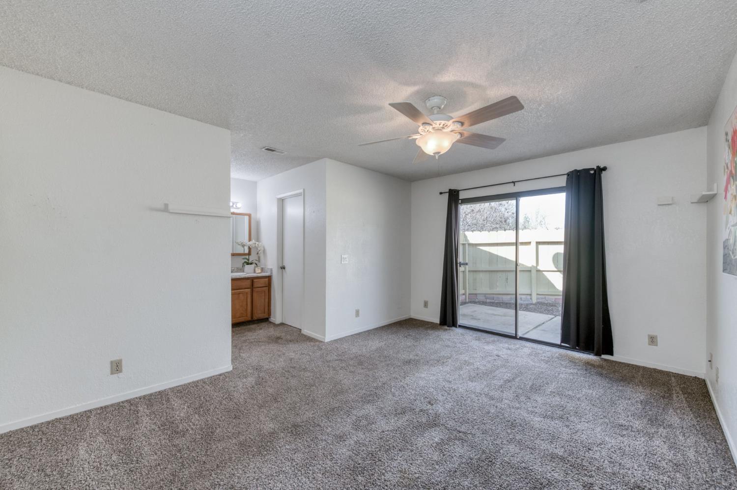 4875 N Backer Ave #138, Fresno, CA 93726