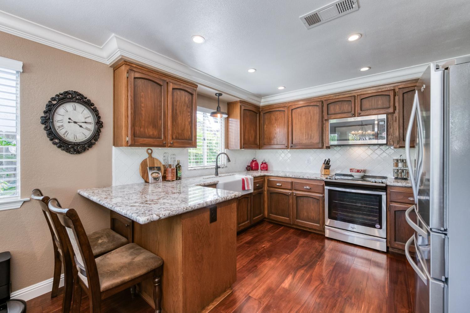 2051 Los Altos Ave, Clovis, CA 93611