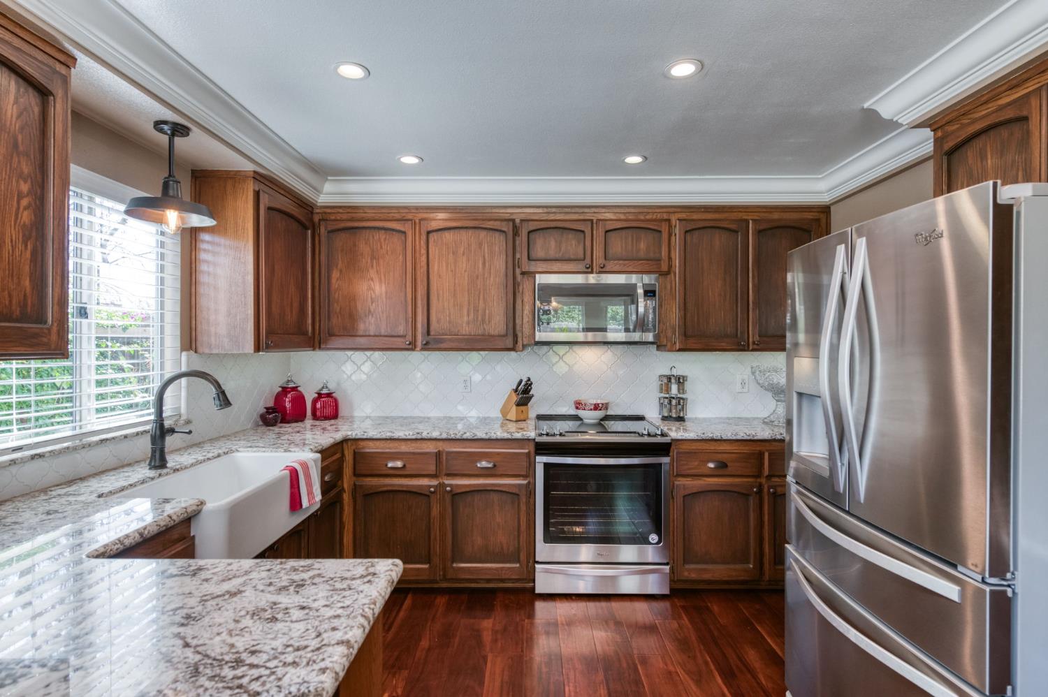 2051 Los Altos Ave, Clovis, CA 93611