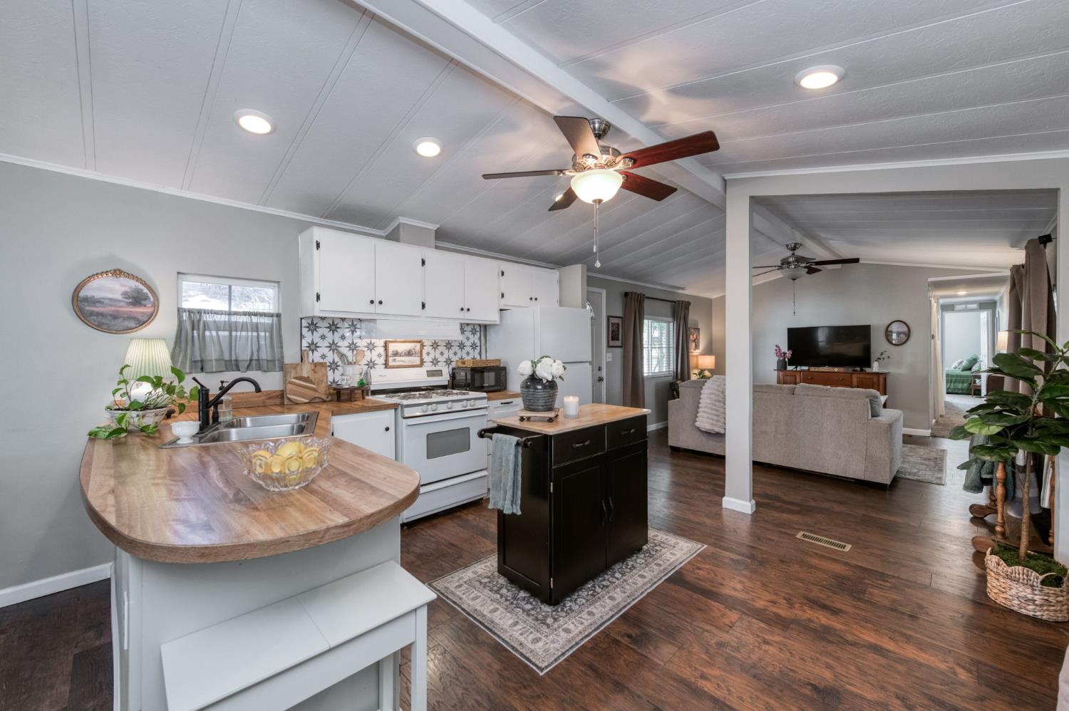 8701 Highway 41 #SPC49, Fresno, CA 93720