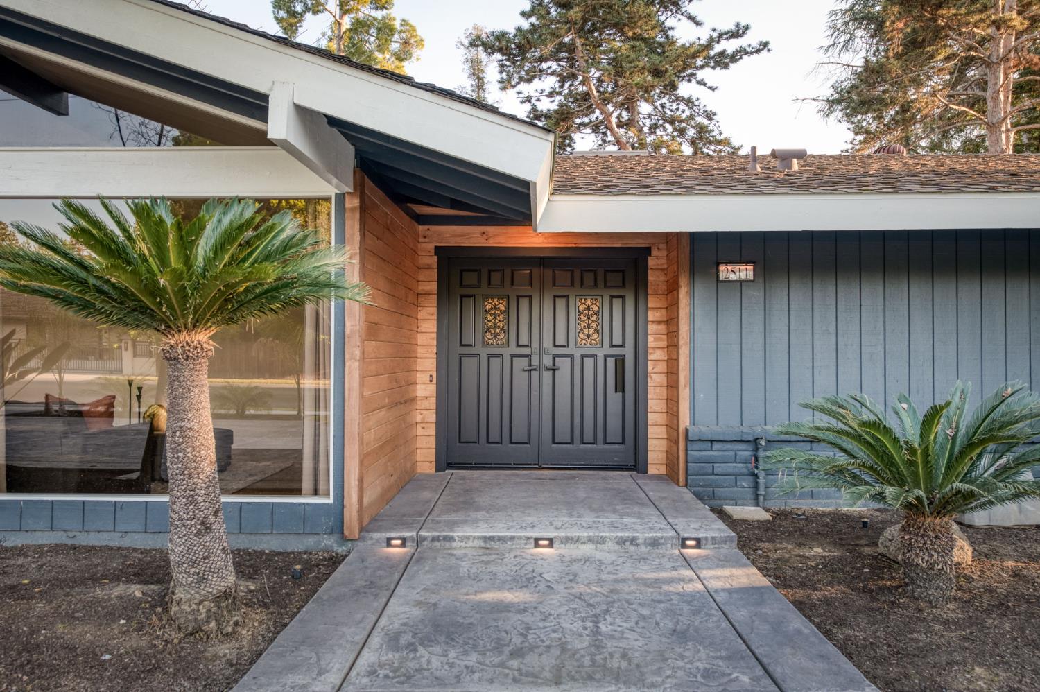 2511 W Barstow Ave, Fresno, CA 93711