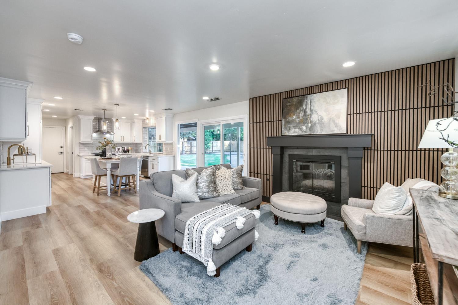 2511 W Barstow Ave, Fresno, CA 93711