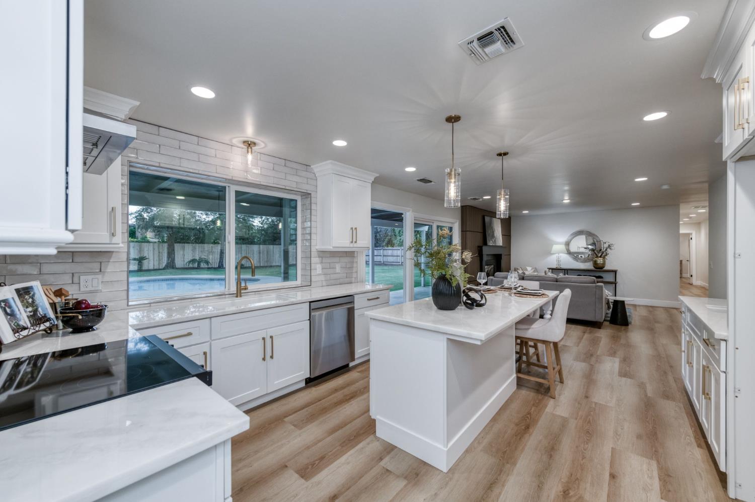 2511 W Barstow Ave, Fresno, CA 93711