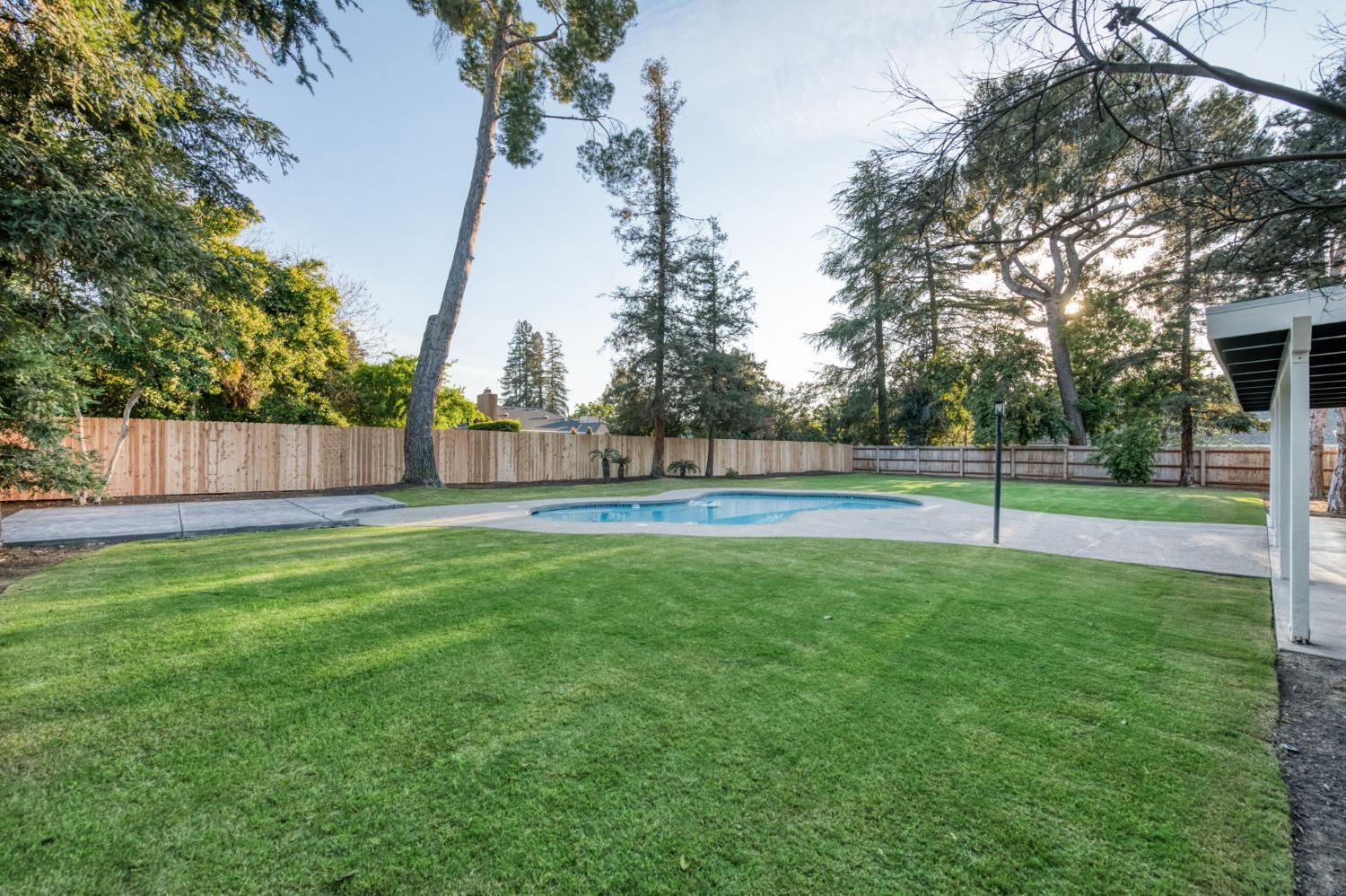 2511 W Barstow Ave, Fresno, CA 93711