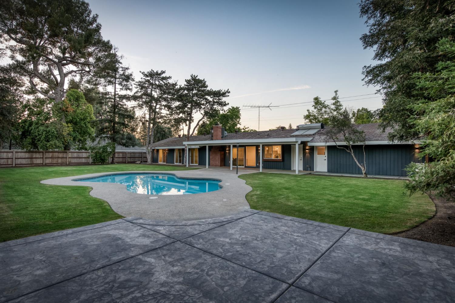 2511 W Barstow Ave, Fresno, CA 93711