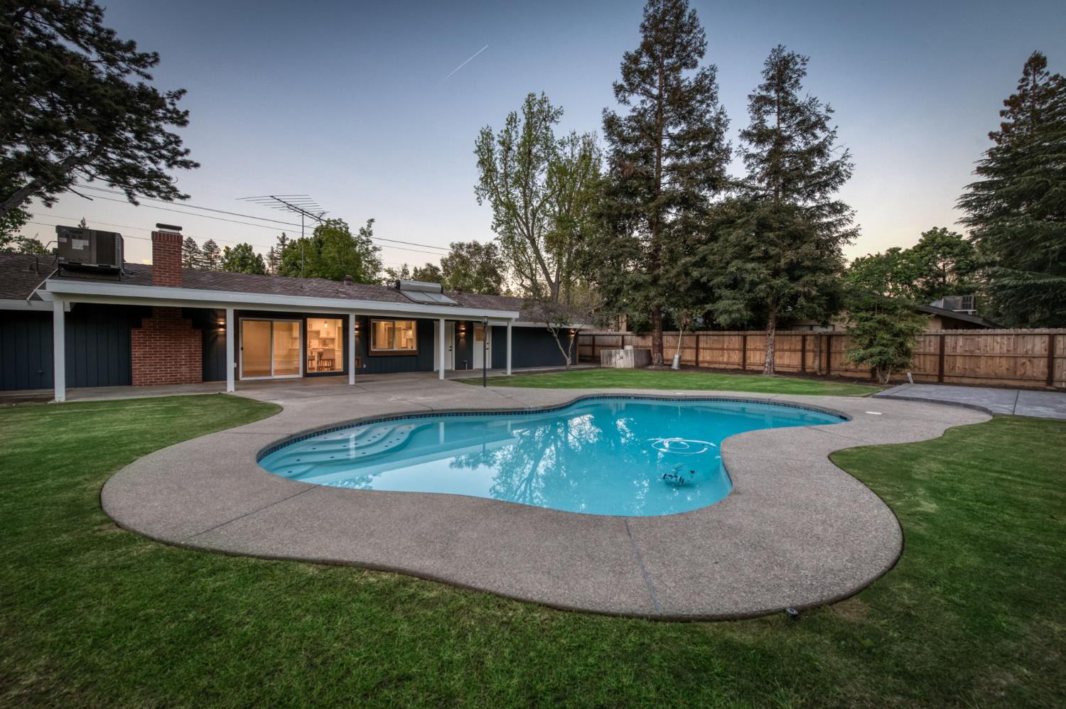 2511 W Barstow Ave, Fresno, CA 93711