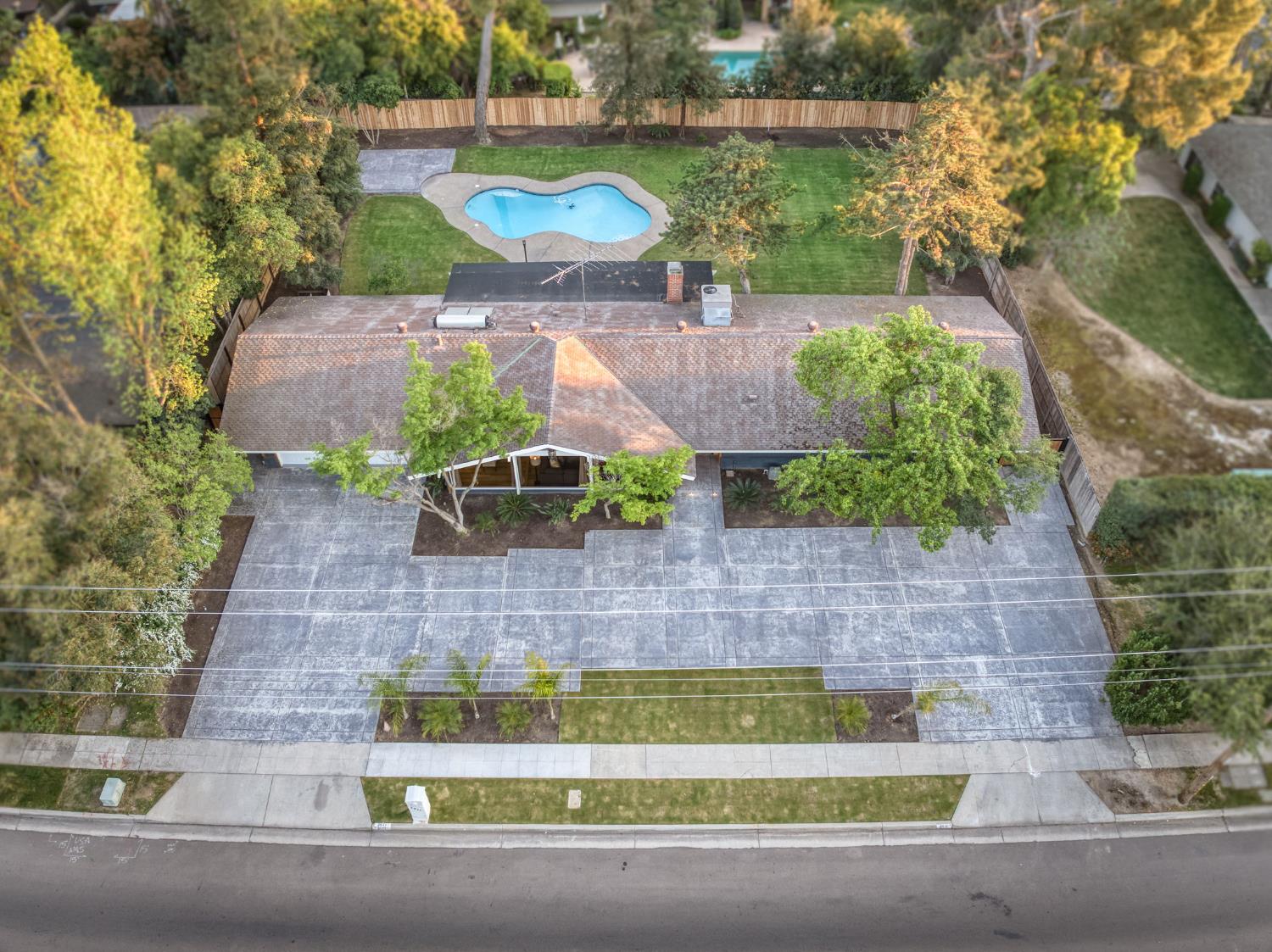 2511 W Barstow Ave, Fresno, CA 93711