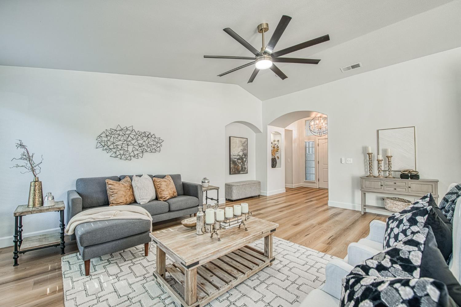 4994 W Decatur Ave, Fresno, CA 93722