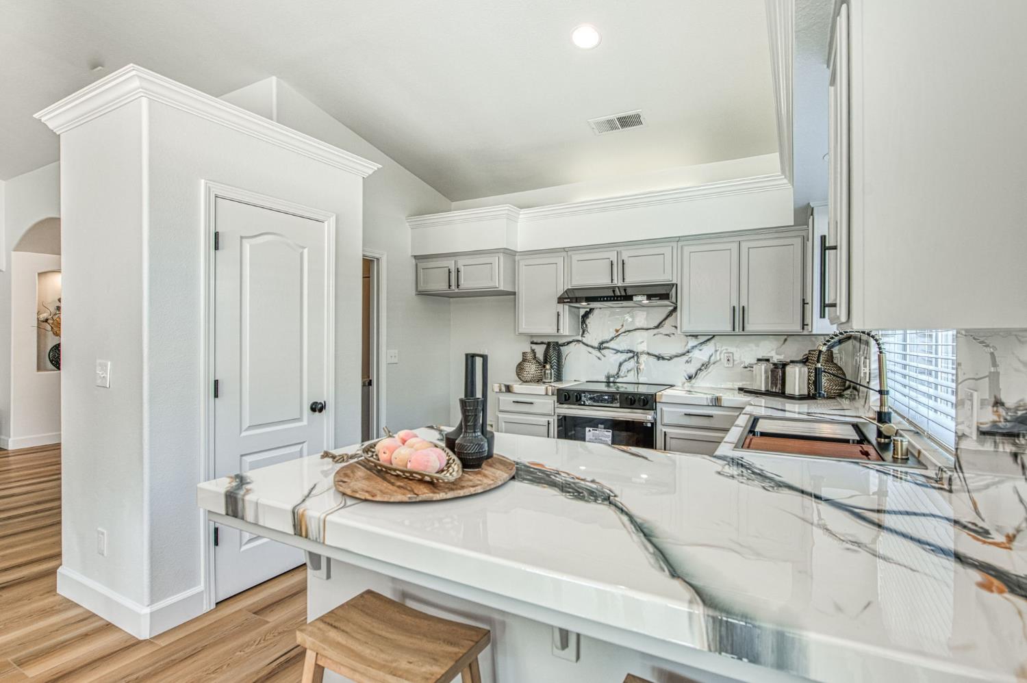 4994 W Decatur Ave, Fresno, CA 93722